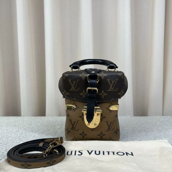 Louis Vuitton Handbags - Louis Vuitton Women Pre-Loved Bag Very Good Condition